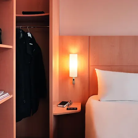 Ibis Centre 3*