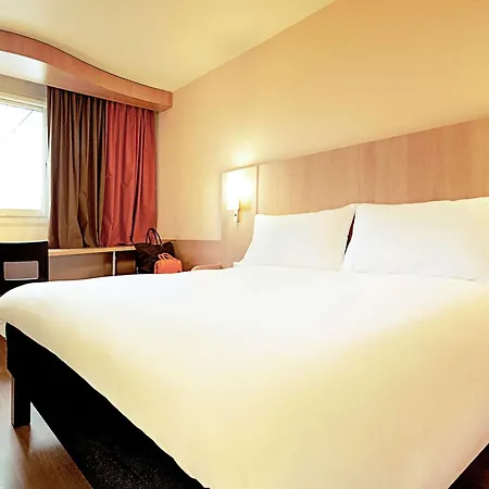 Ibis Centre 3*