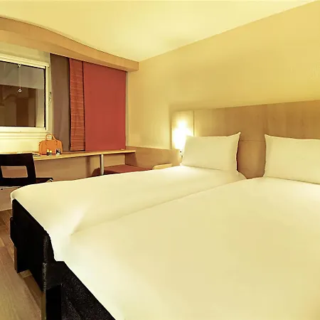Ibis Centre 3*