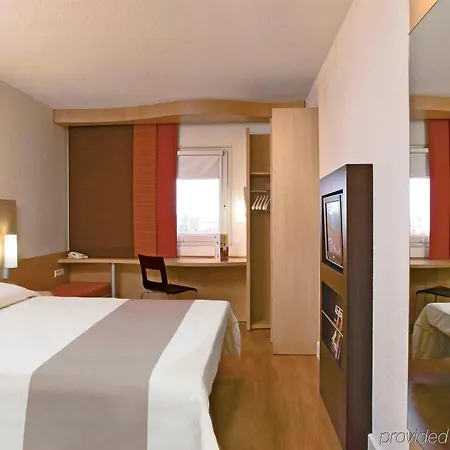 Ibis Centre 3*
