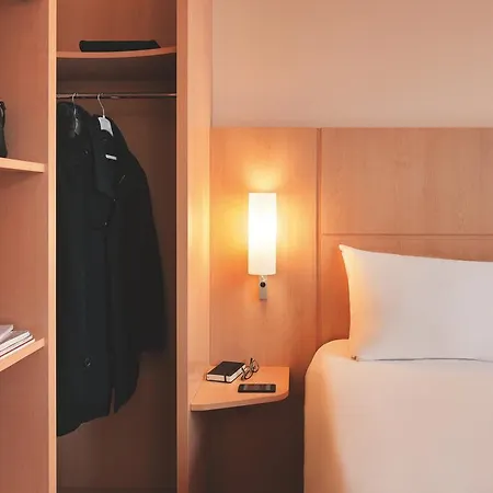 Hotel Ibis Centre 3*