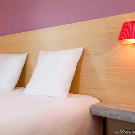 Ibis Centre Hotel 3*